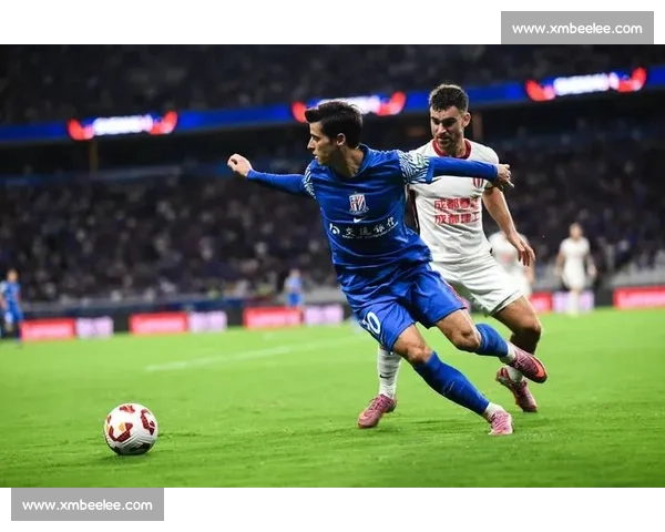 国安击败西海岸追平申花登顶，争冠形势白热化